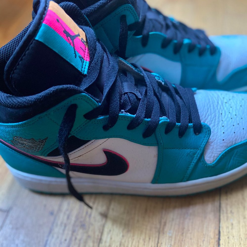 Air Jordan 1 MID SE